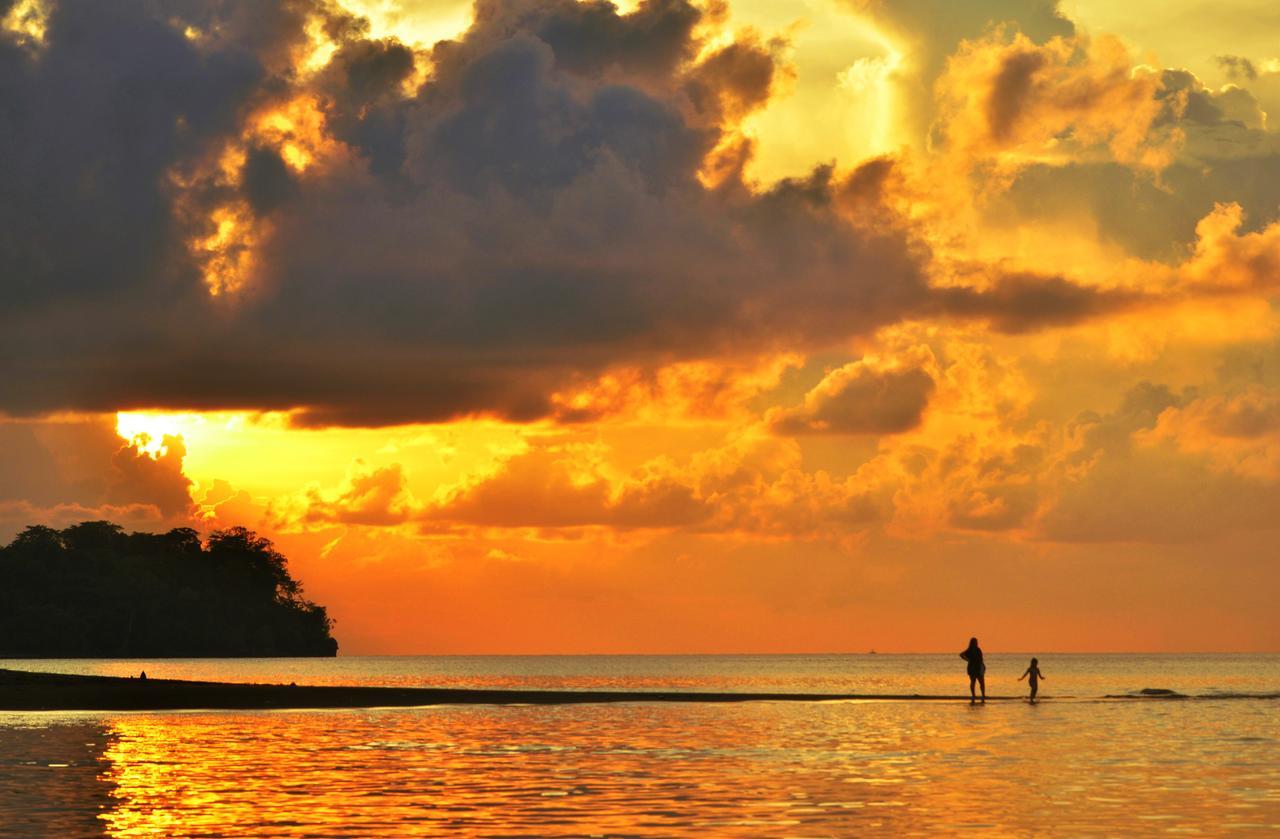 Adventure Camp Beach Resort Sablayan 외부 사진